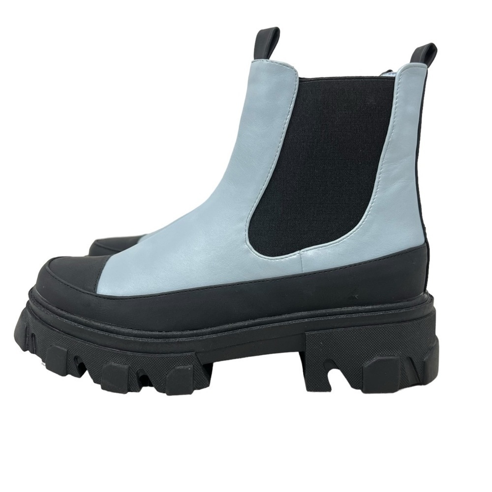 Portland Boots - Picture 2 of 11